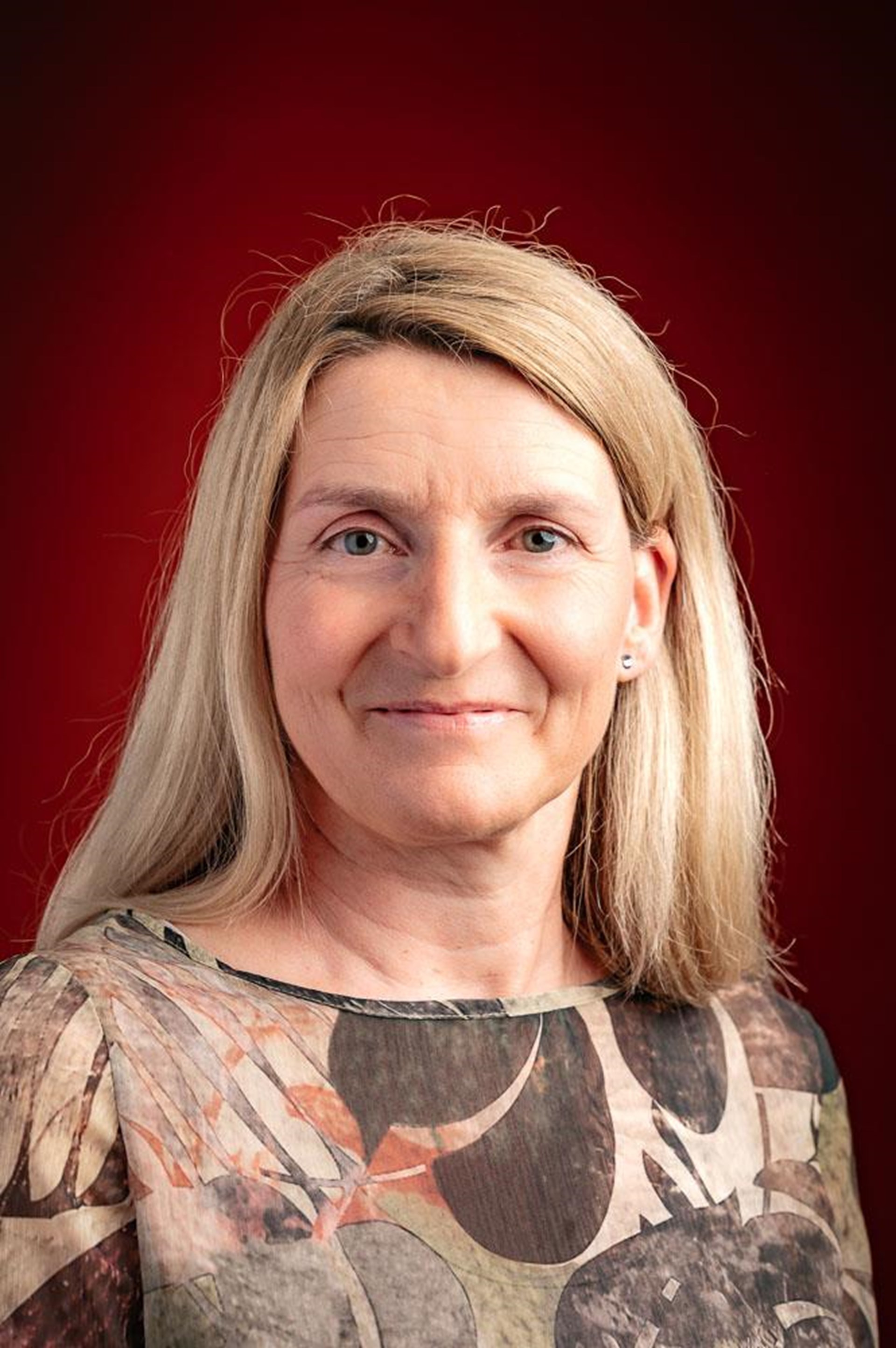 Potrait der Mitarbeiterin Elke Hönle